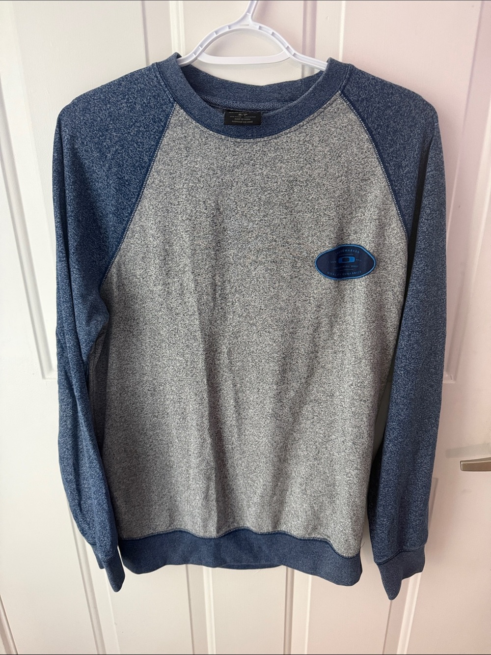 Oakley Men's Blue and Gray Raglan Crewneck Sweatshirt